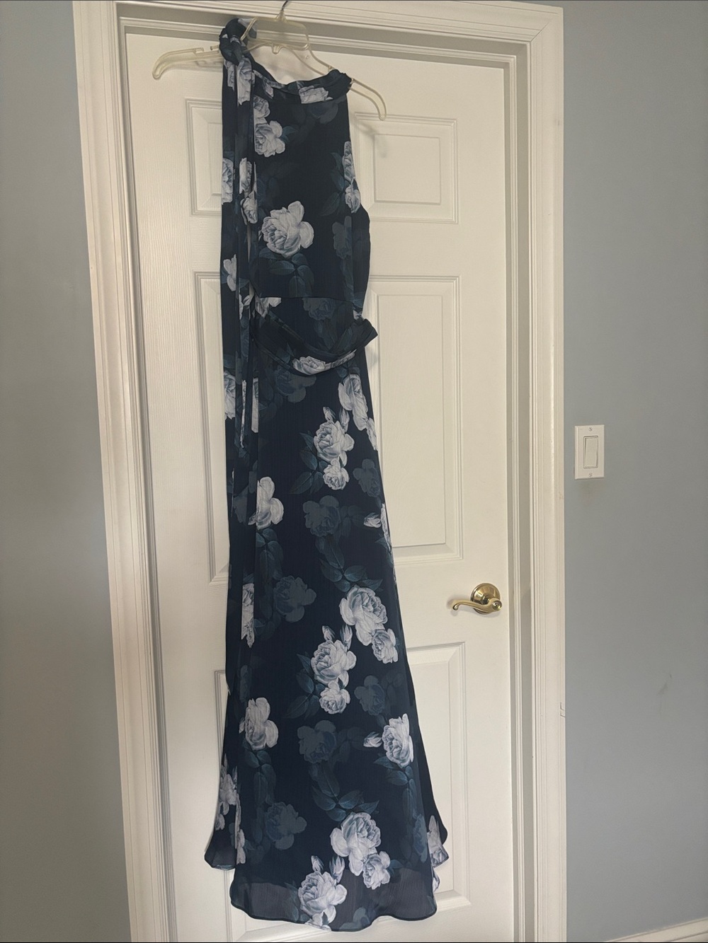 Sachin & Babi KAYLA Navy Floral Halter Maxi Dress size 4